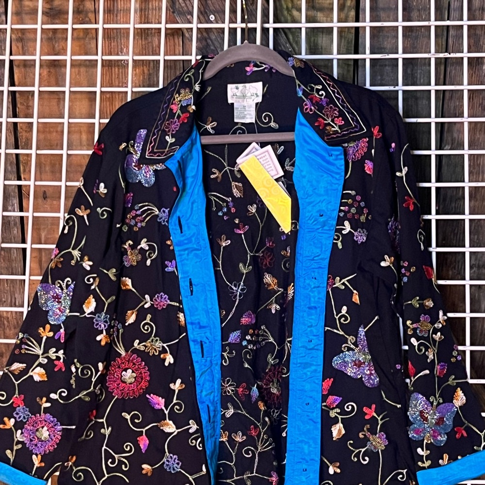 Colorful Floral Embroidered Women's Blazer - Picture 2 of 4
